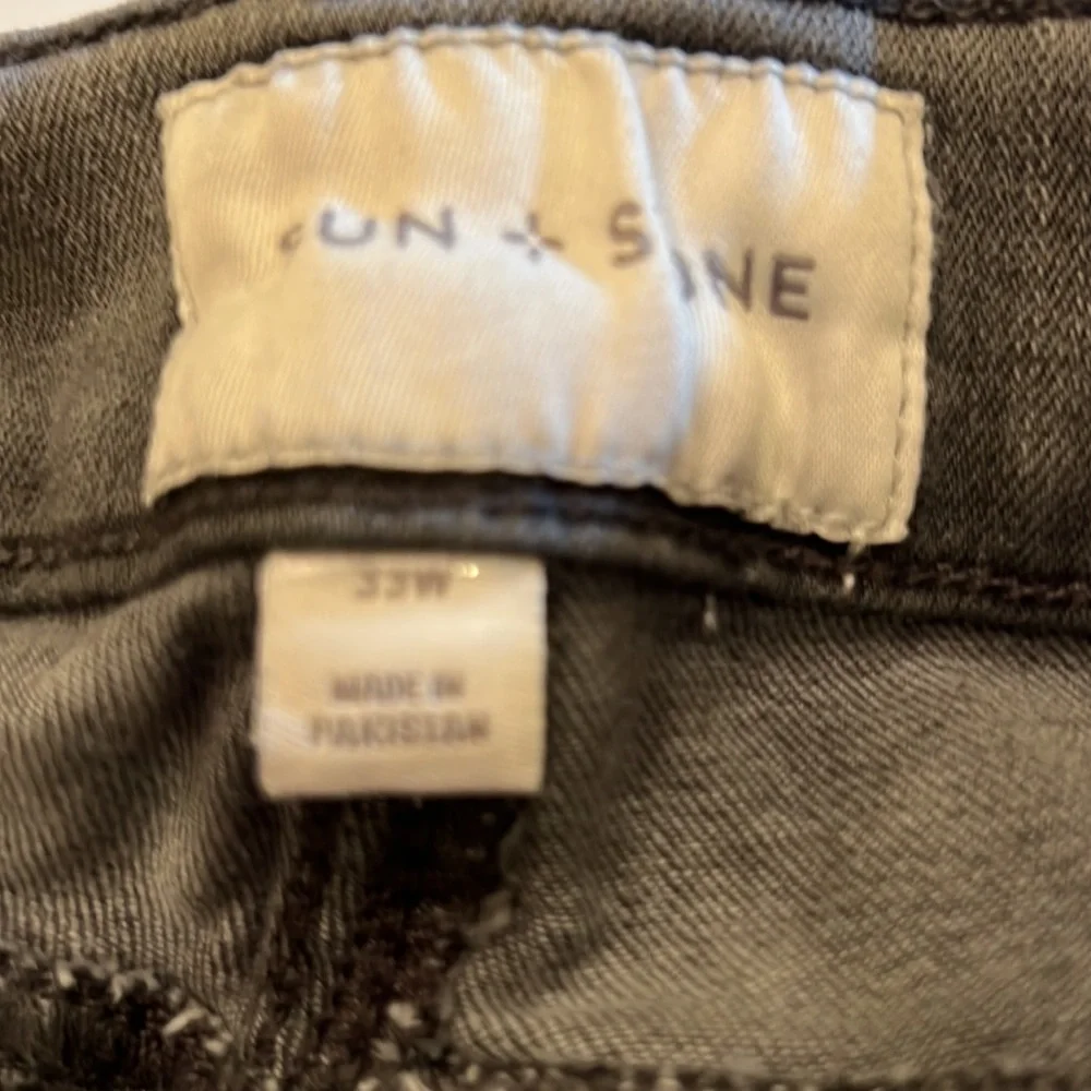 Sun + Stone washed grey men’s size 33 waist jeans. Very good condition